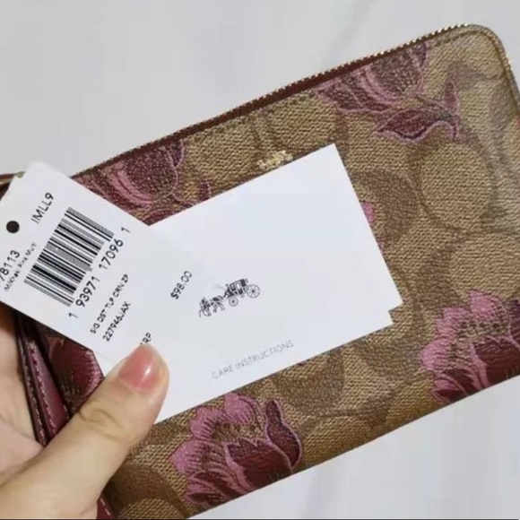 COACH Corner ZIP Wristlet Canvas Desert Rose Tulip - Picture 8 of 8